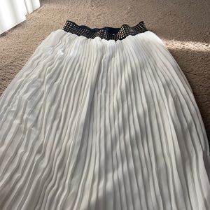 Pleated skirt